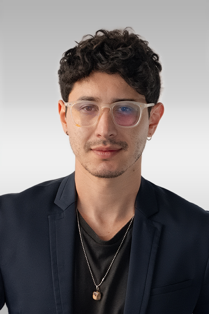 Camilo Rojas, UX/UI and Product Designer